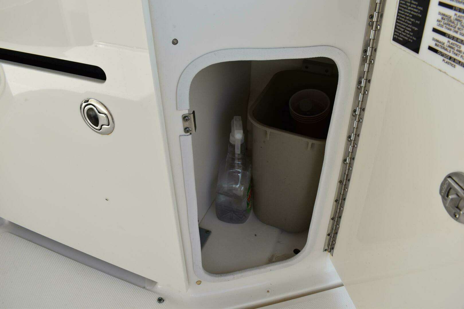 2011 Sea Ray 310 Sundancer - Image 16
