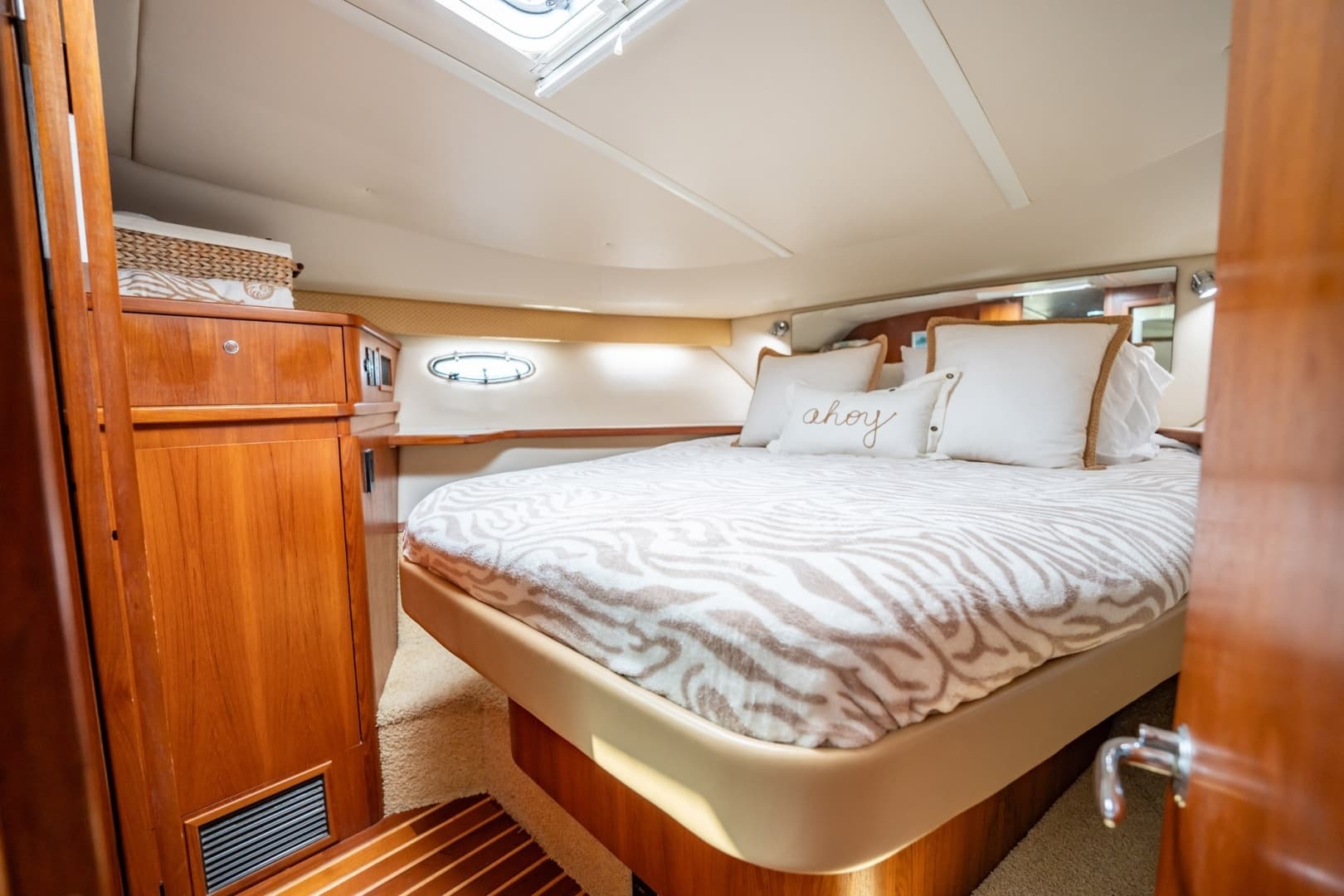 2002 Tiara Yachts 4100 Open - Image 18