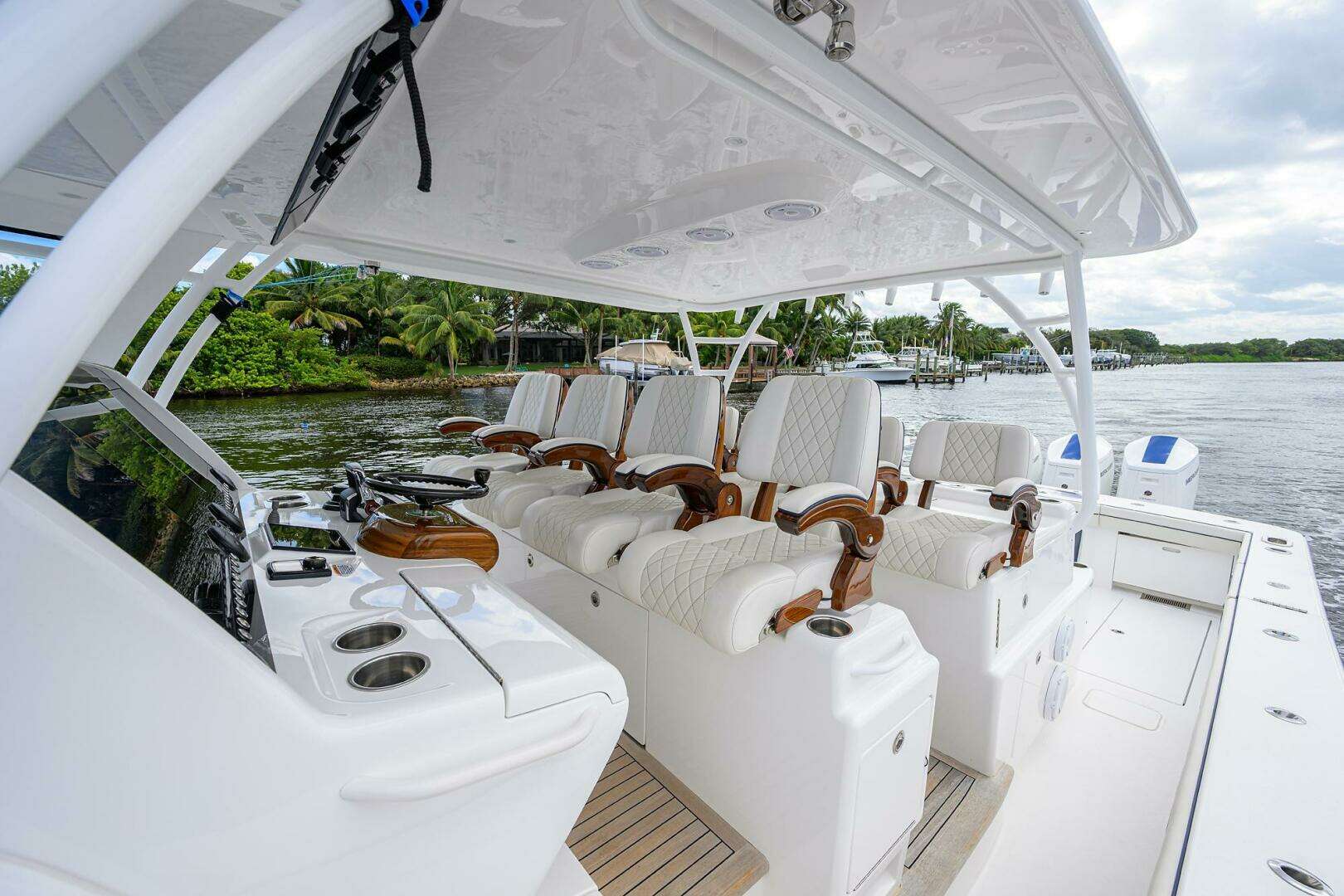 2024 Valhalla Boatworks V-55 - Image 18