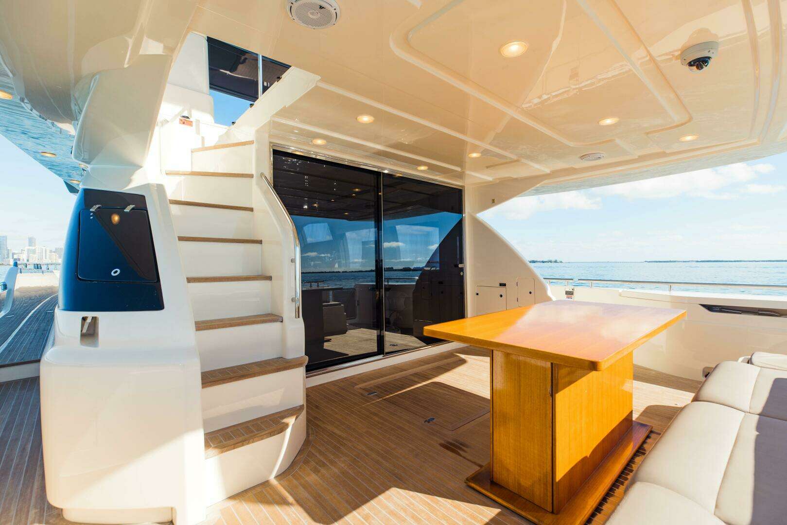 2017 Ferretti Yachts 750 - Image 22