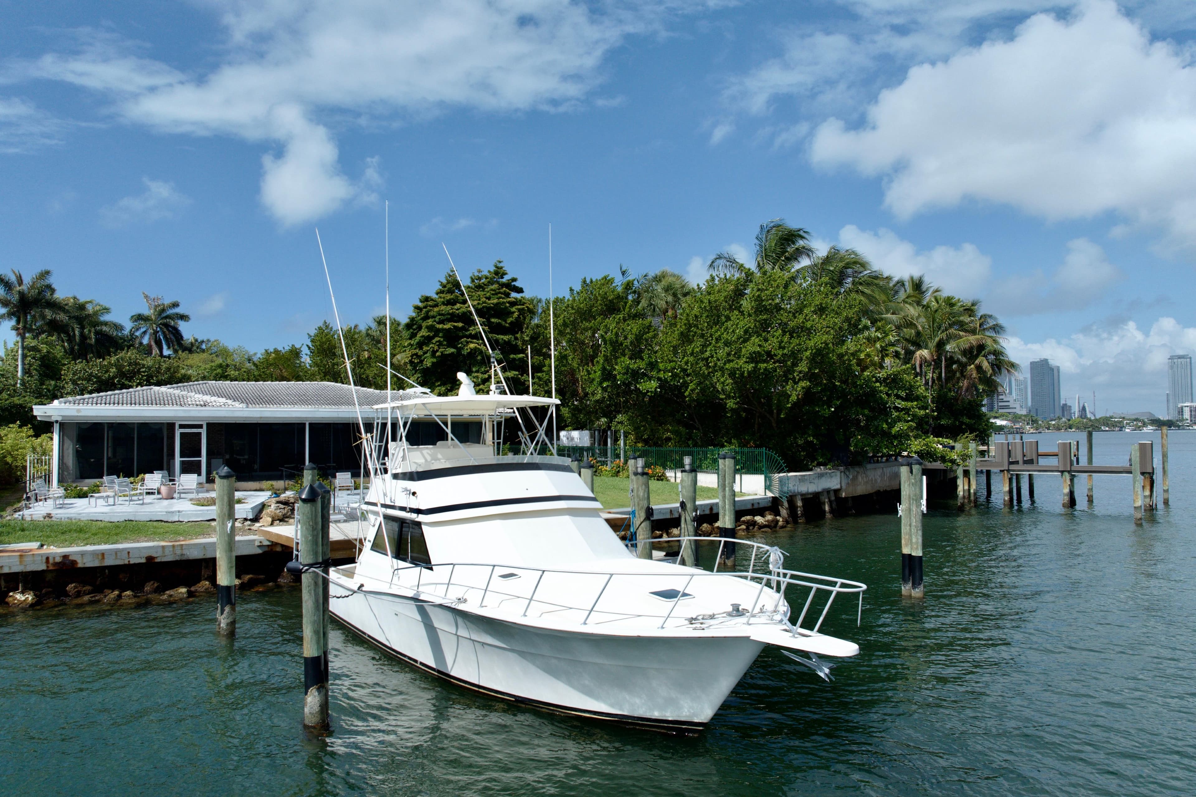 1990 Viking 43 Convertible