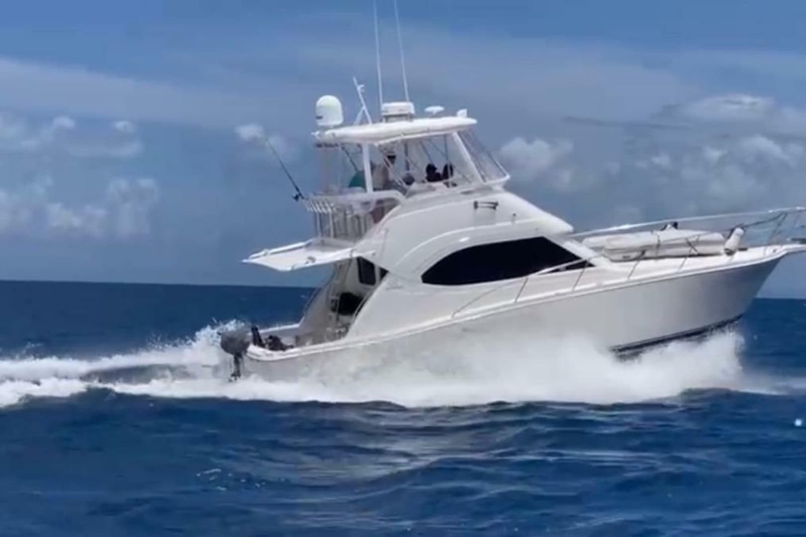 2005 Riviera 37 Flybridge - Image 2