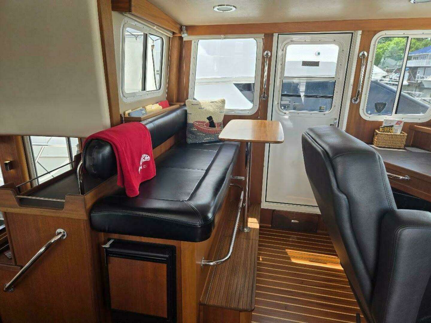 2010 American Tug 49 Limited - Image 21