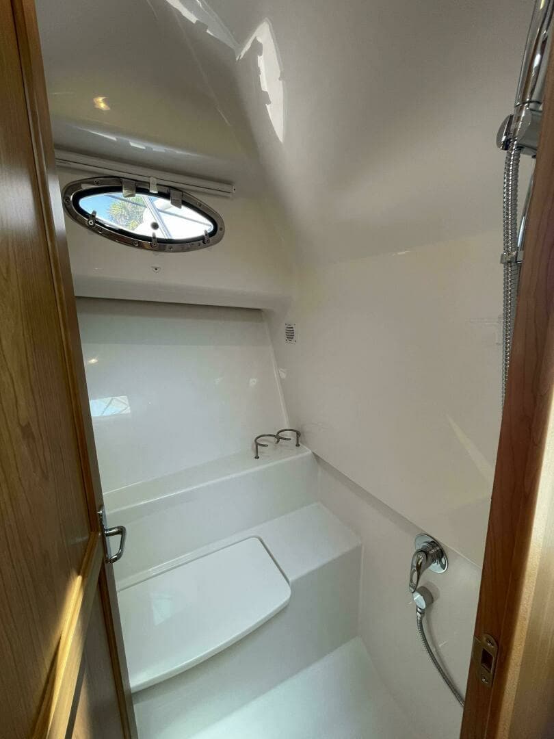 2027 Back Cove 34O - Image 24