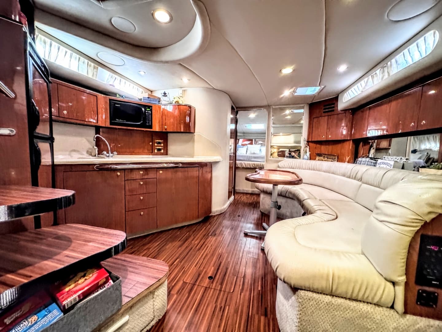 1999 Sea Ray 38 Sundancer - Image 3