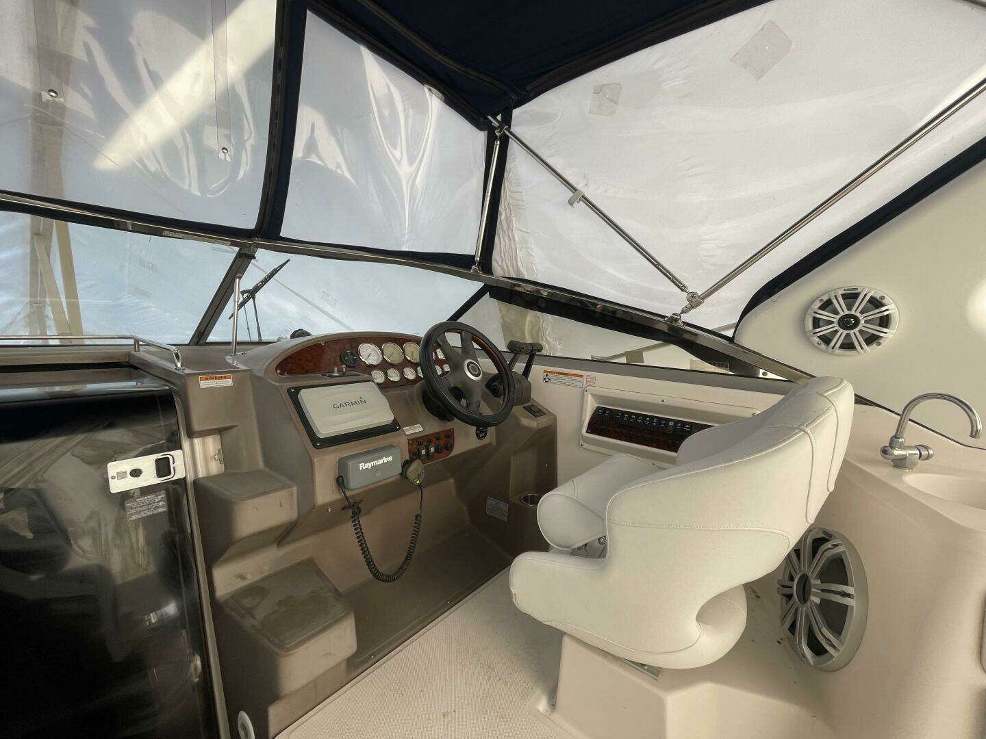 2006 Regal 2860 Window Express - Image 7