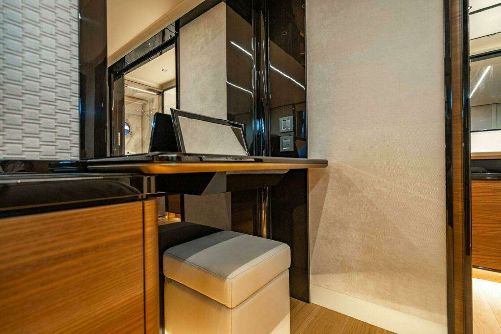 2023 Absolute 64 Navetta - Image 35