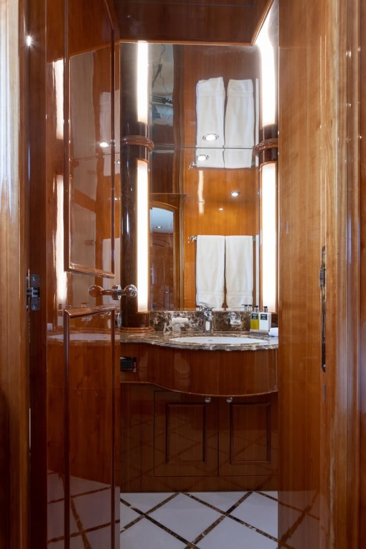 2007 Horizon Elegance 82 - Image 23