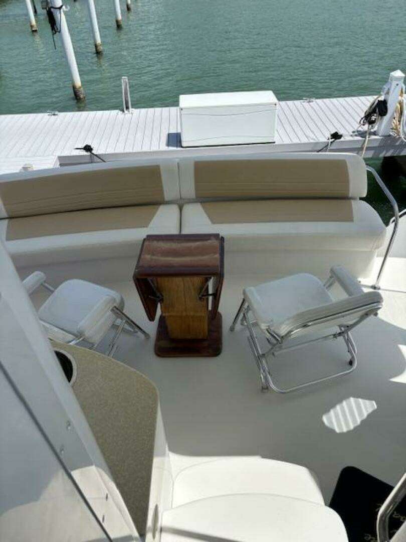 2006 Carver 43 Motor Yacht - Image 33