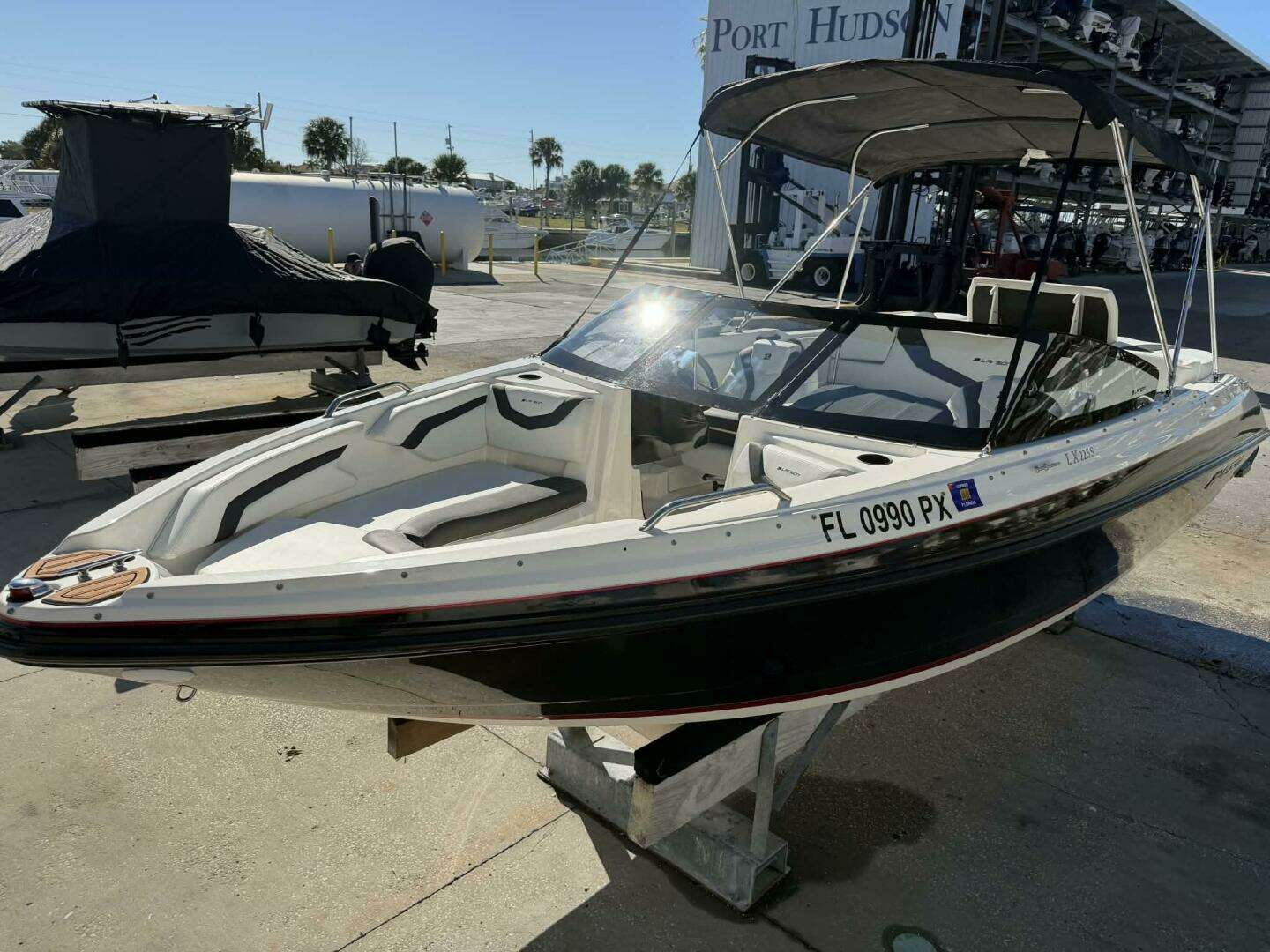2015 Larson LX 225S IO - Image 4