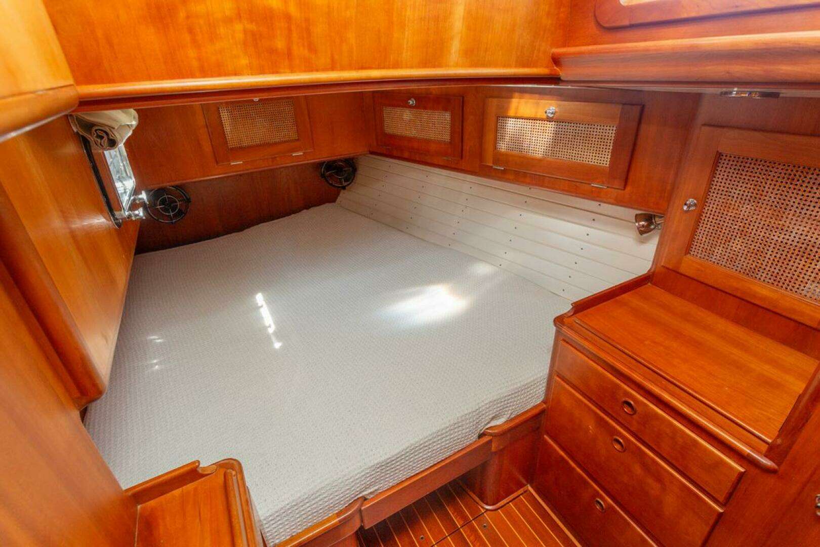 1998 Alden Custom 63 - Image 11