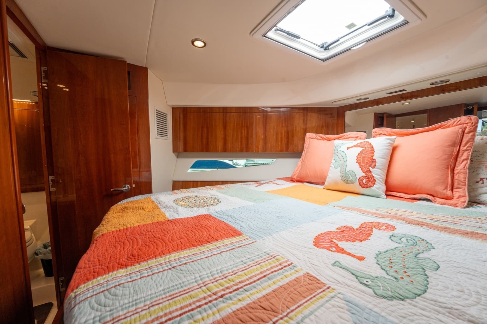 2016 Riviera 5000 Sport Yacht - Image 74