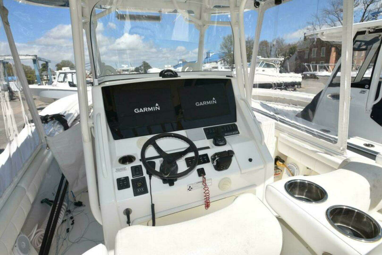 2018 Regulator 34 SS - Image 16
