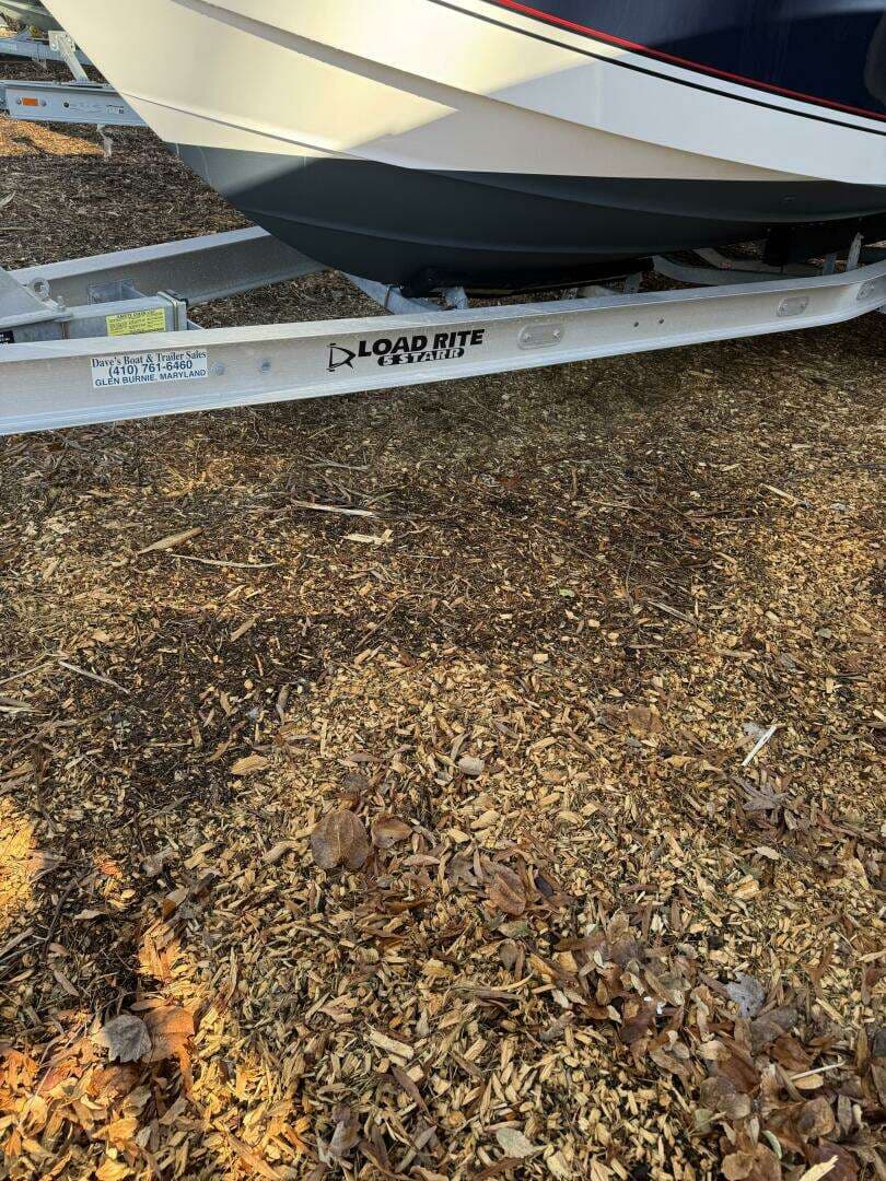 2004 Regulator 24 FS - Image 4