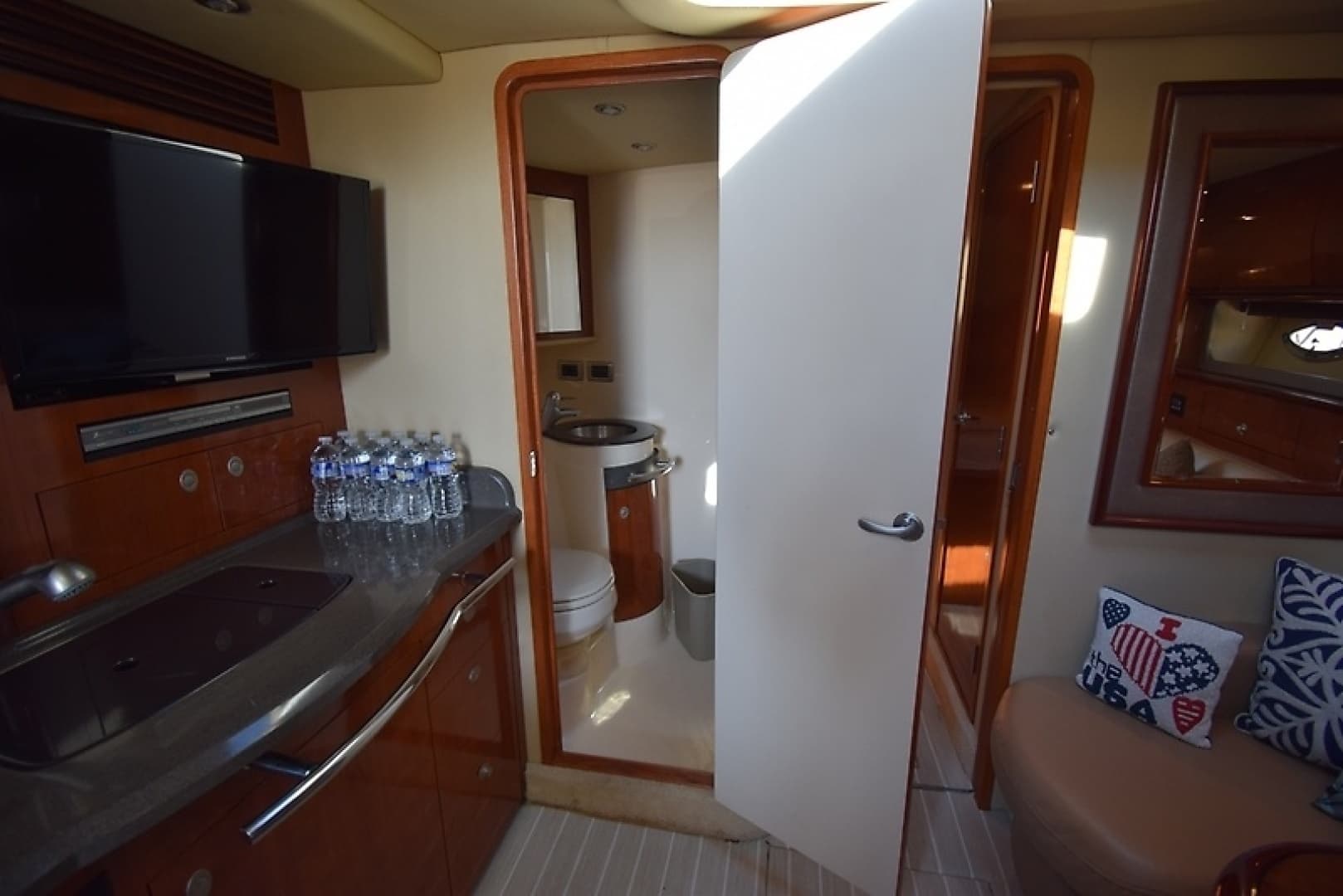 2004 Sea Ray 390 Sundancer - Image 24