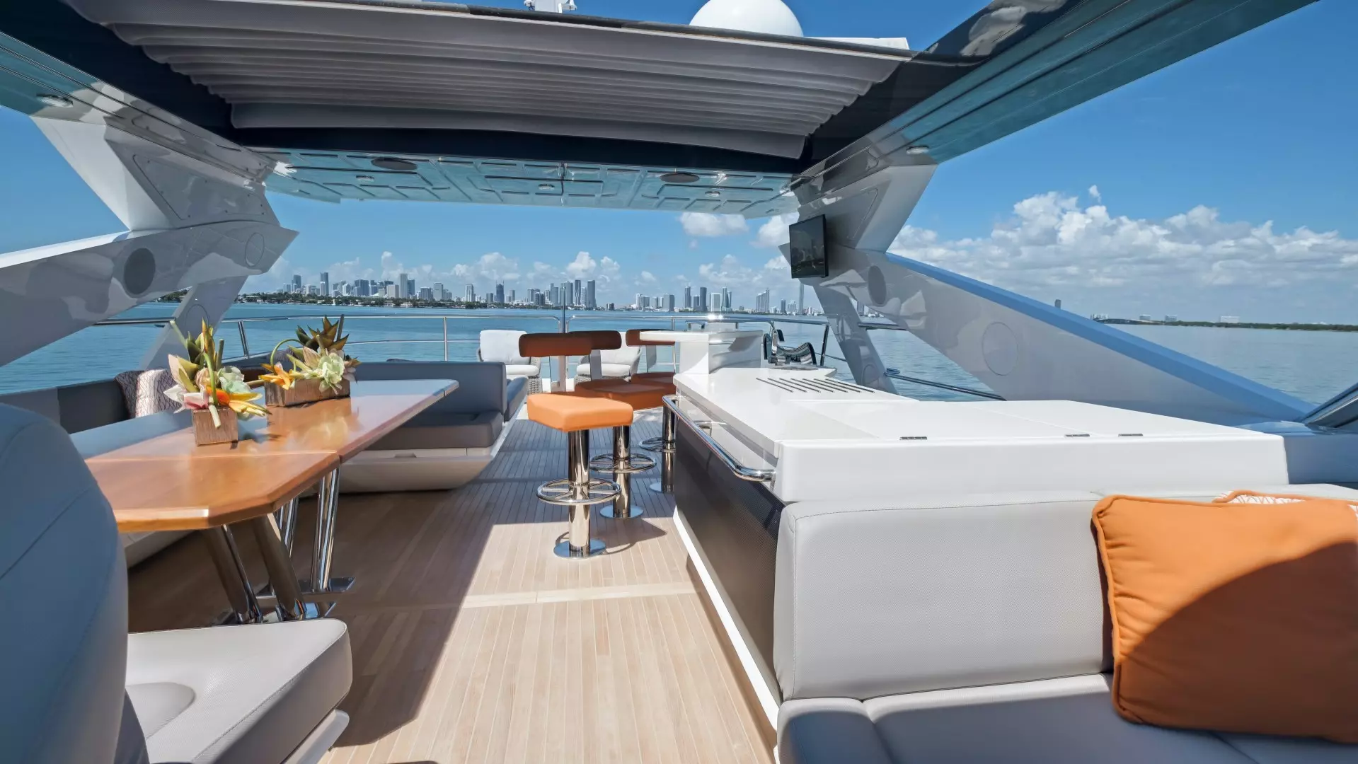 2018 Sunseeker 86 Yacht - Image 9