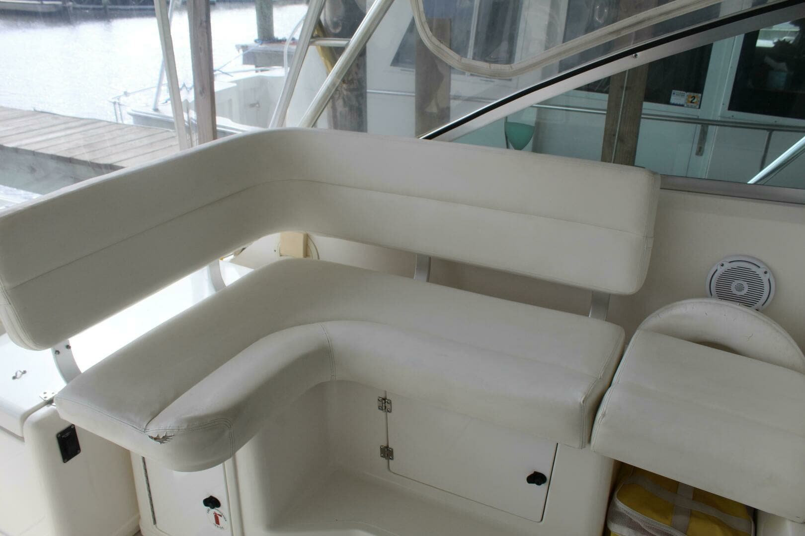 2001 Pursuit 3400 Express - Image 14