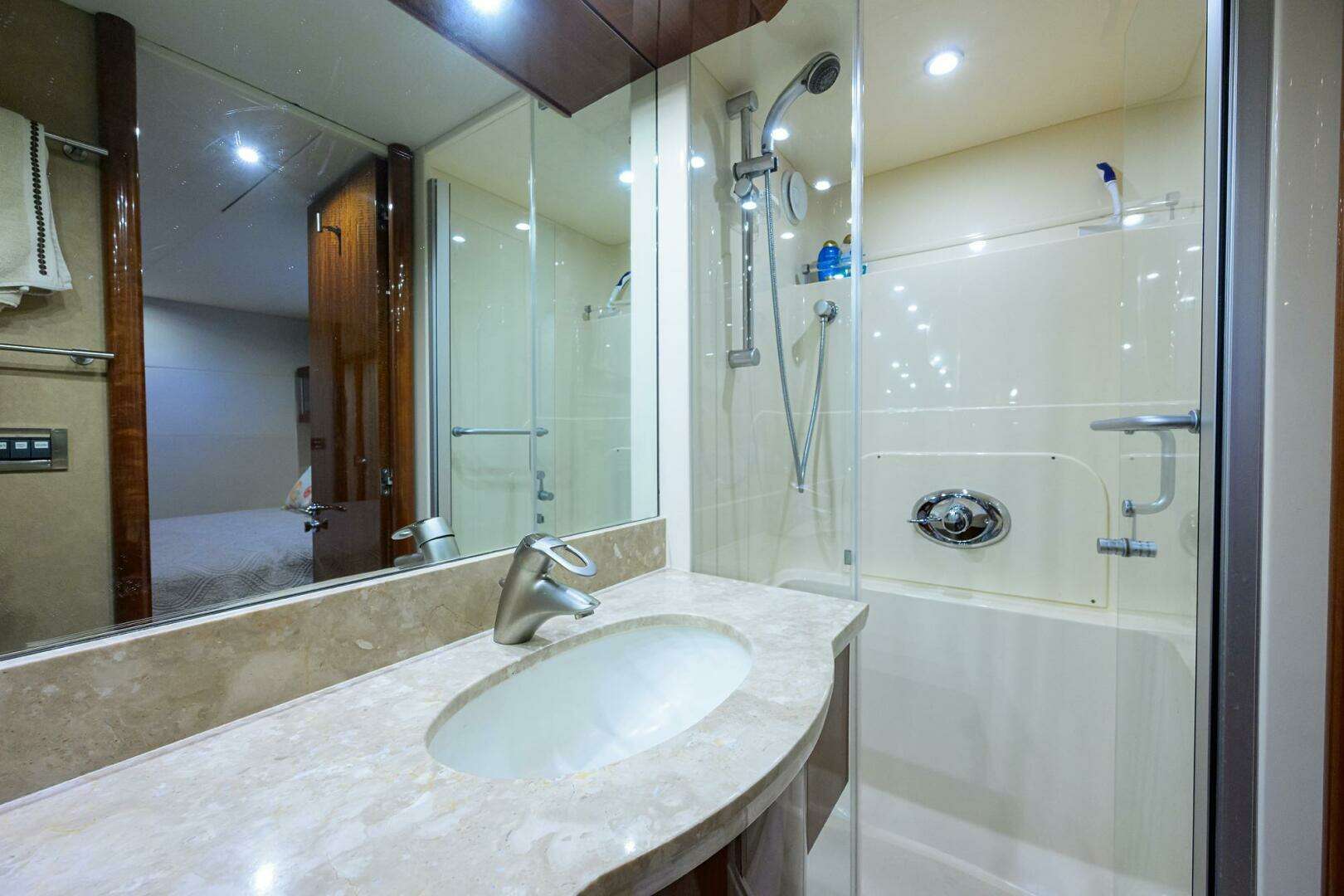 2007 Lazzara Yachts 80 Enclosed - Image 34