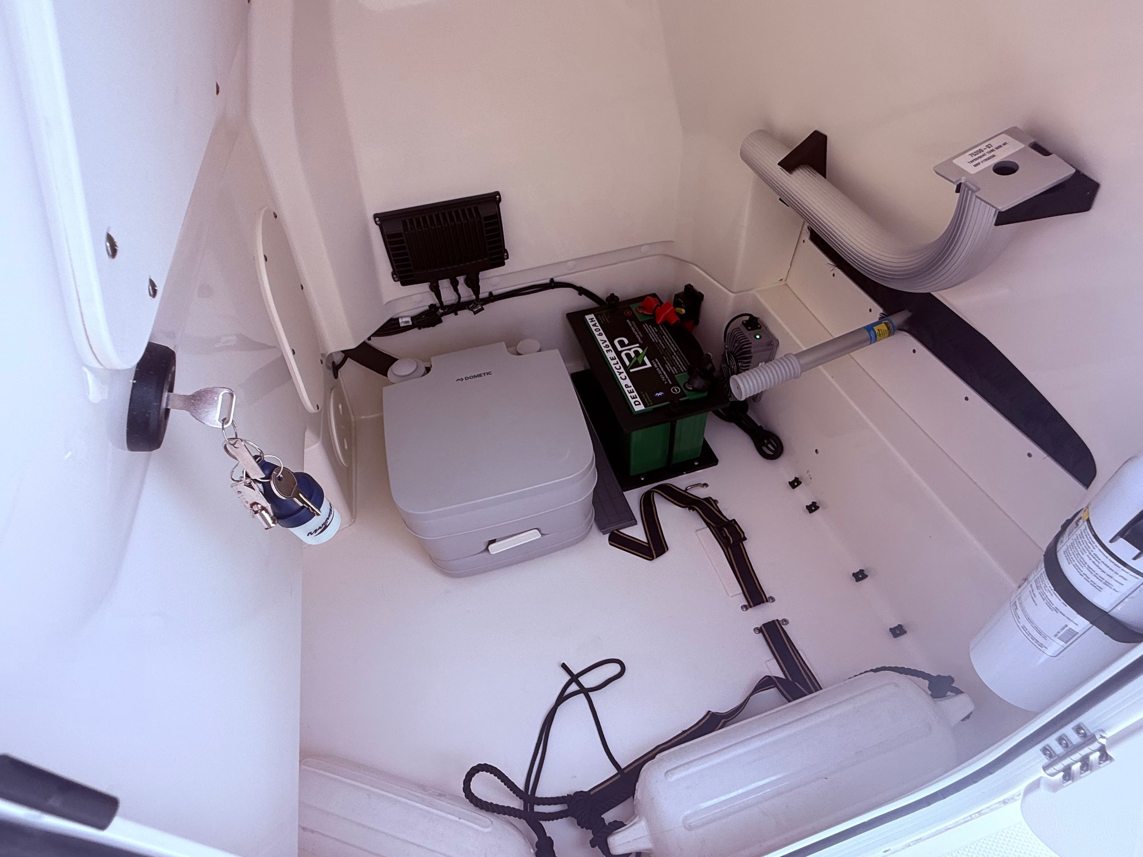 2024 Boston Whaler Dauntless - 50