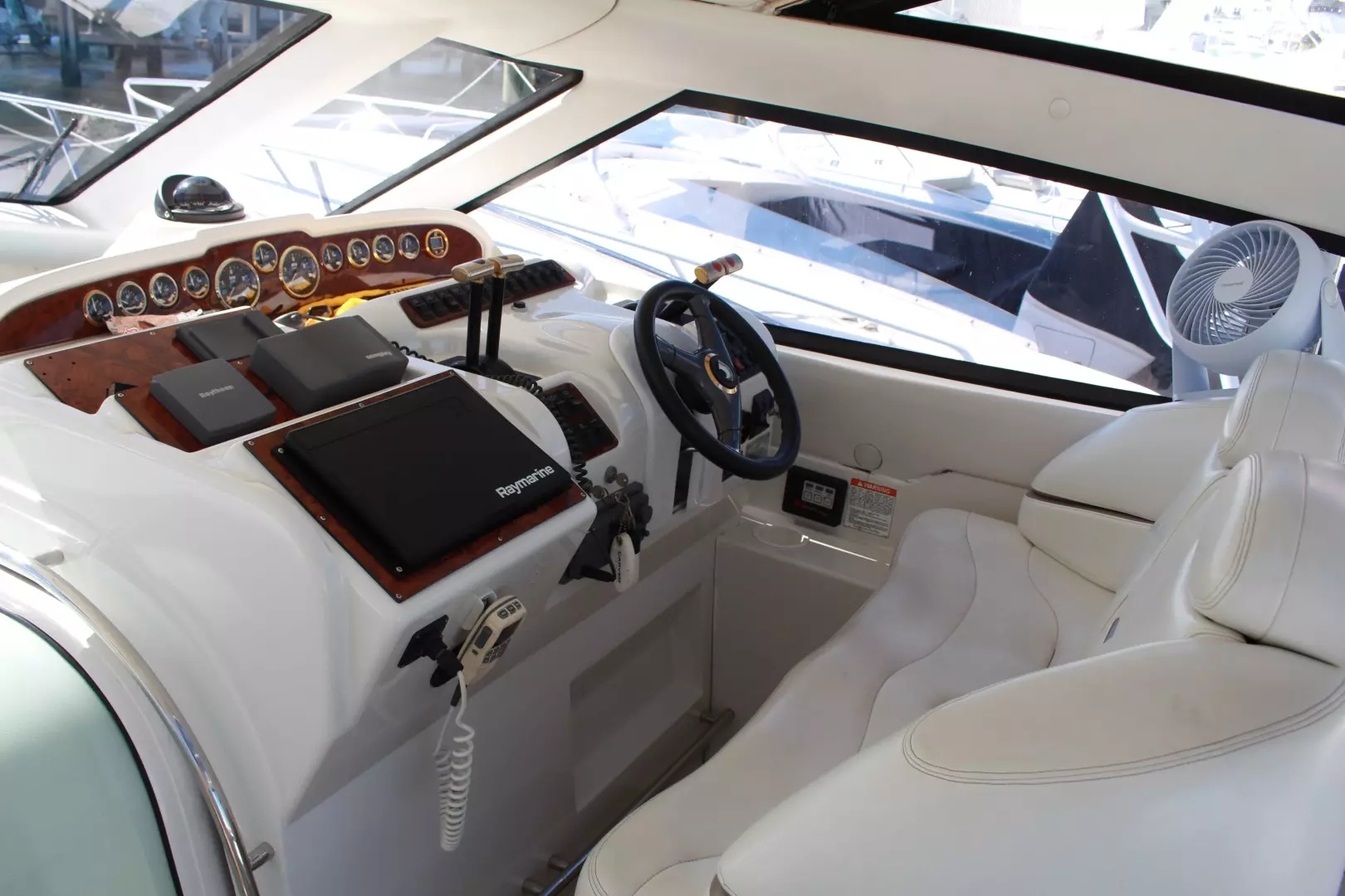 2000 Carver Trojan 440 Express - Image 17