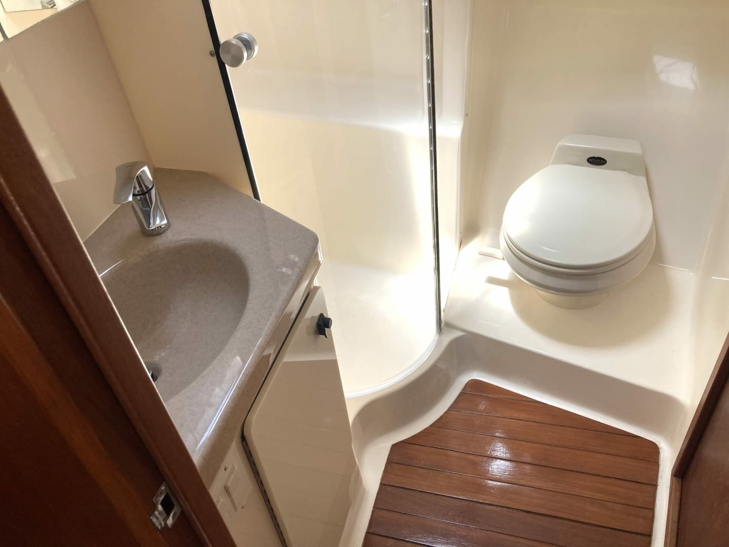 1995 Tiara Yachts 4000 - Image 21