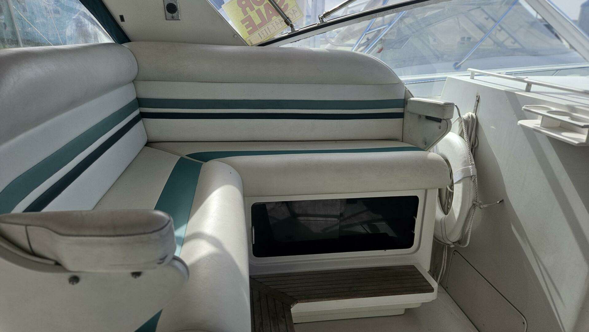 1990 Trojan 11M Express - Image 13