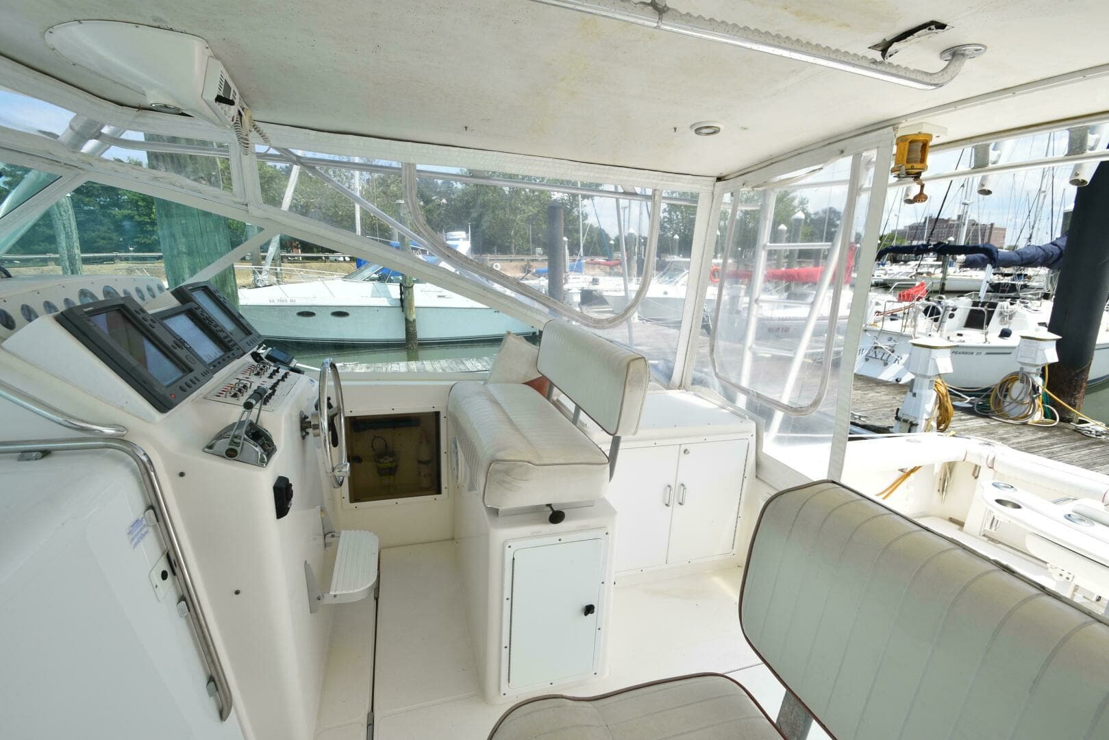 2001 Cabo 35 Express - Image 21