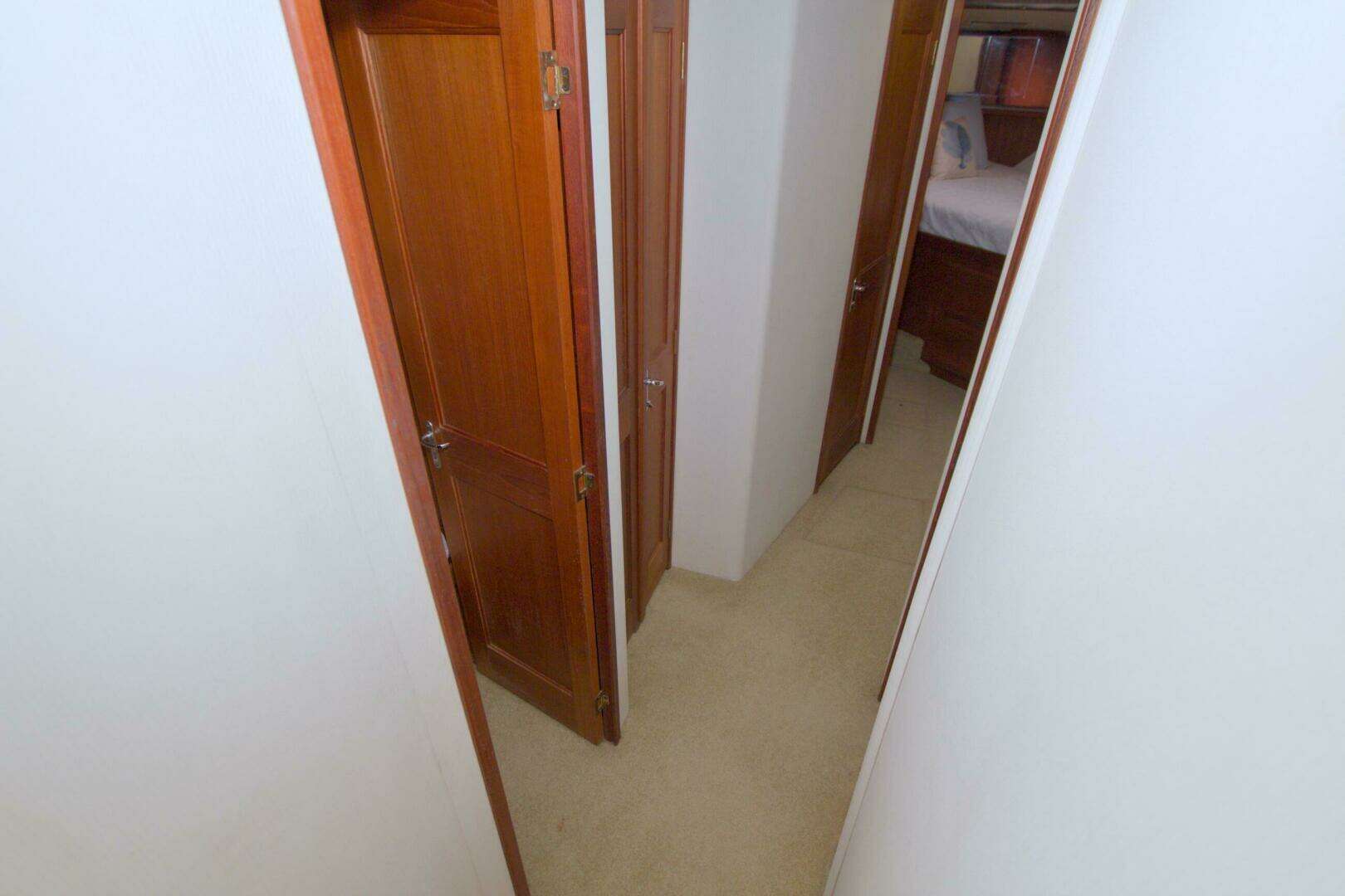 1990 Viking 53 Convertible - Image 59