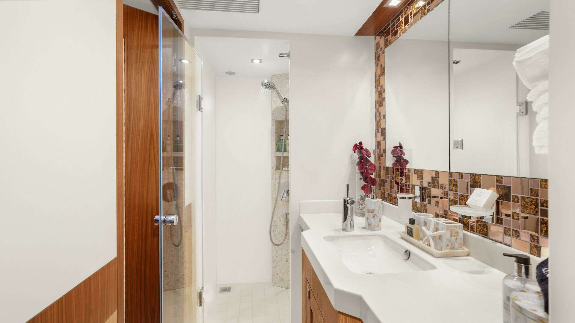 2018 Horizon PC74 - Image 27