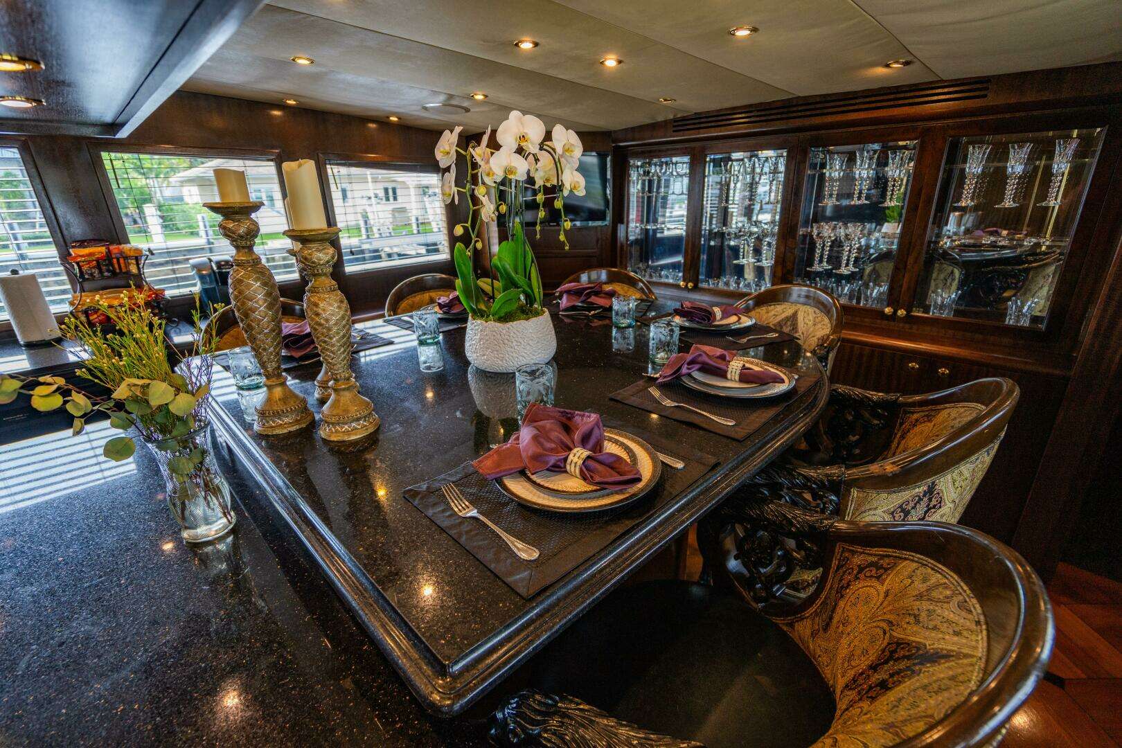 2001 Hatteras 100 Motor Yacht - Image 28
