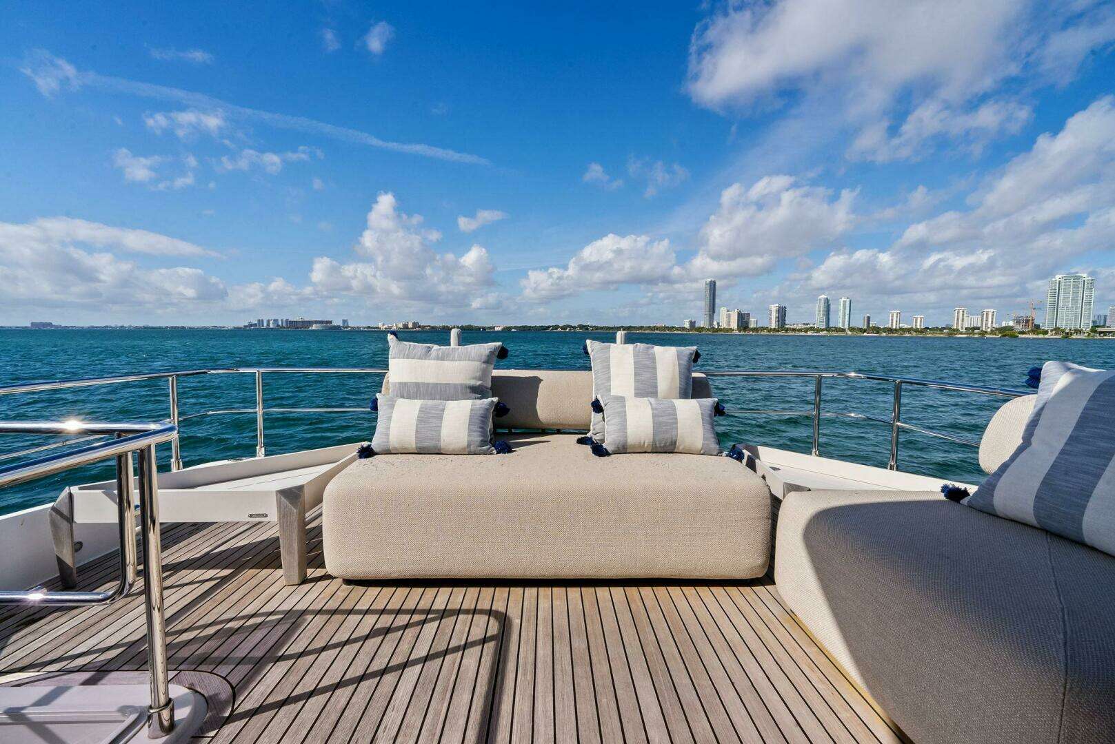 2024 Ferretti Yachts 720 - Image 37