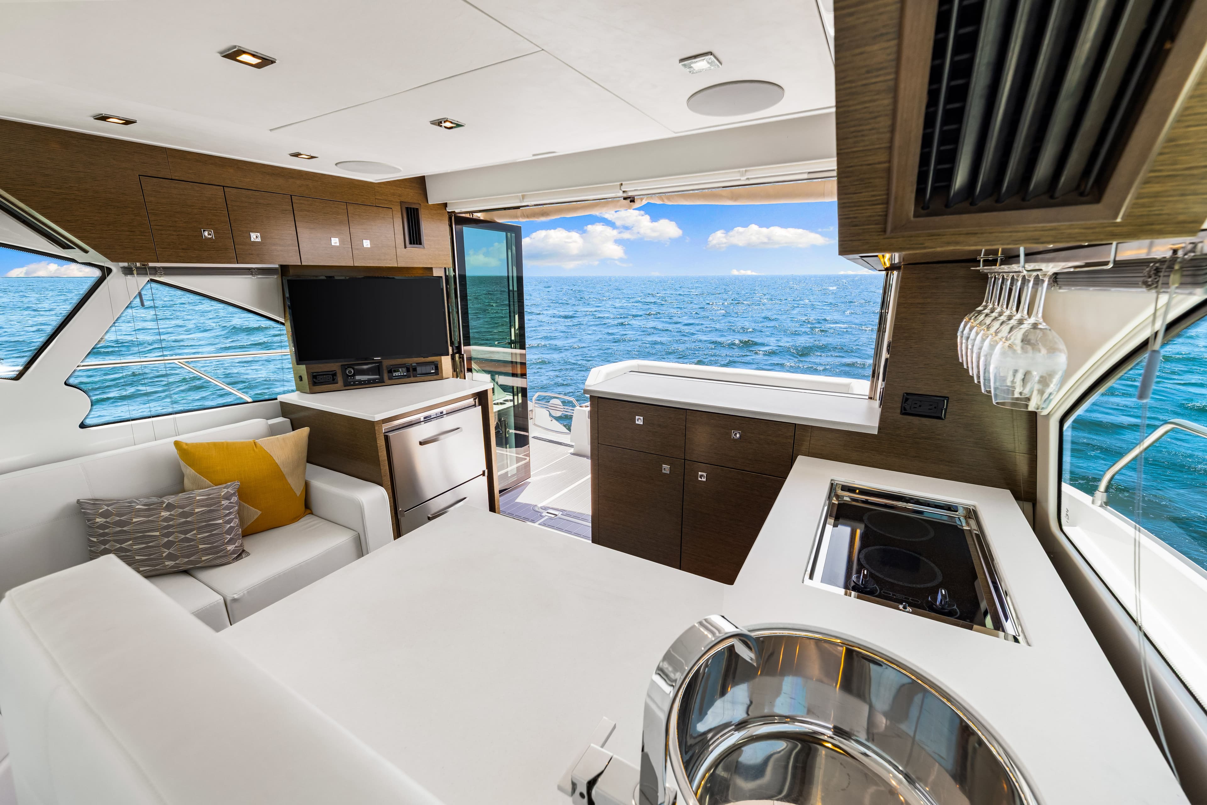 2020 Cruisers Yachts 50 Cantius - 49
