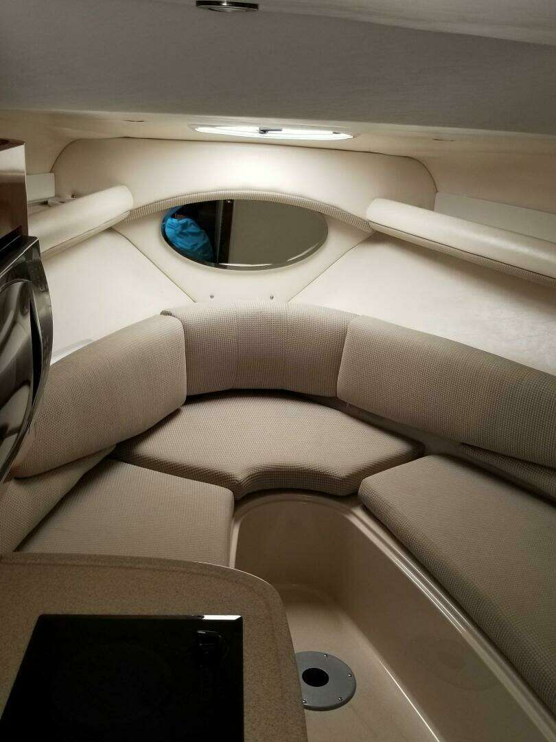 2004 Four Winns 248 Vista - Image 17