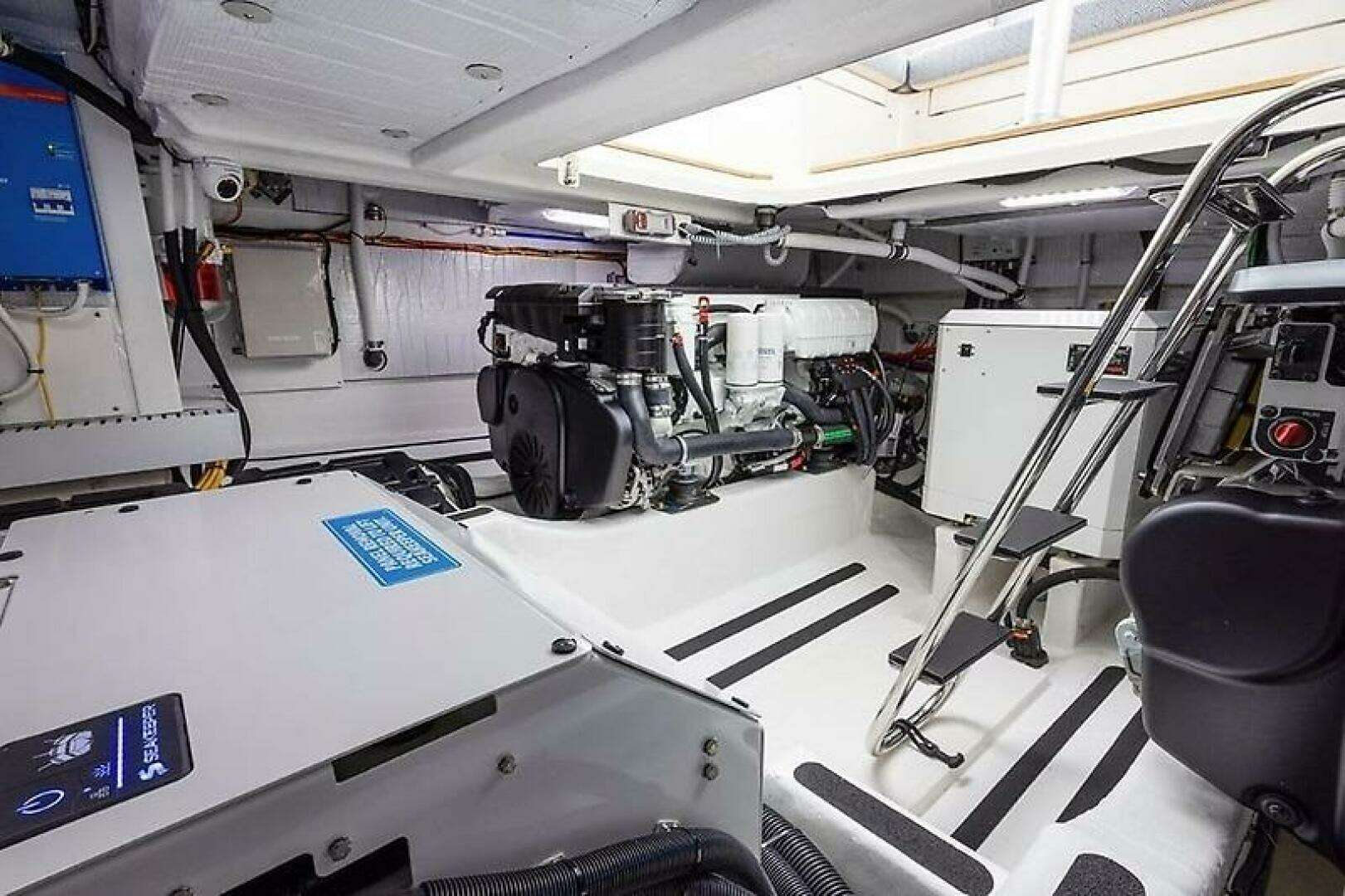 2027 Sabre 45 Salon Express - Image 7