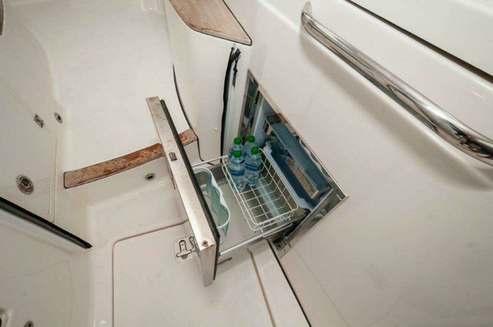 2023 Pursuit DC 365 Dual Console - Image 30