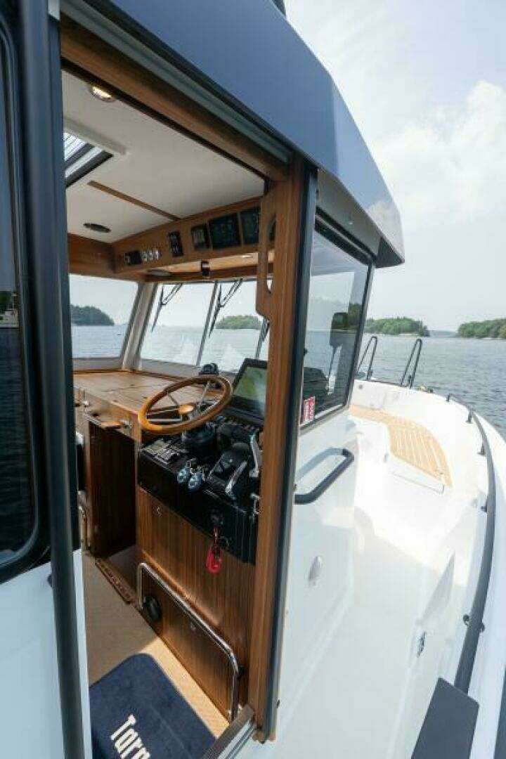 2027 Targa 32 - Image 27