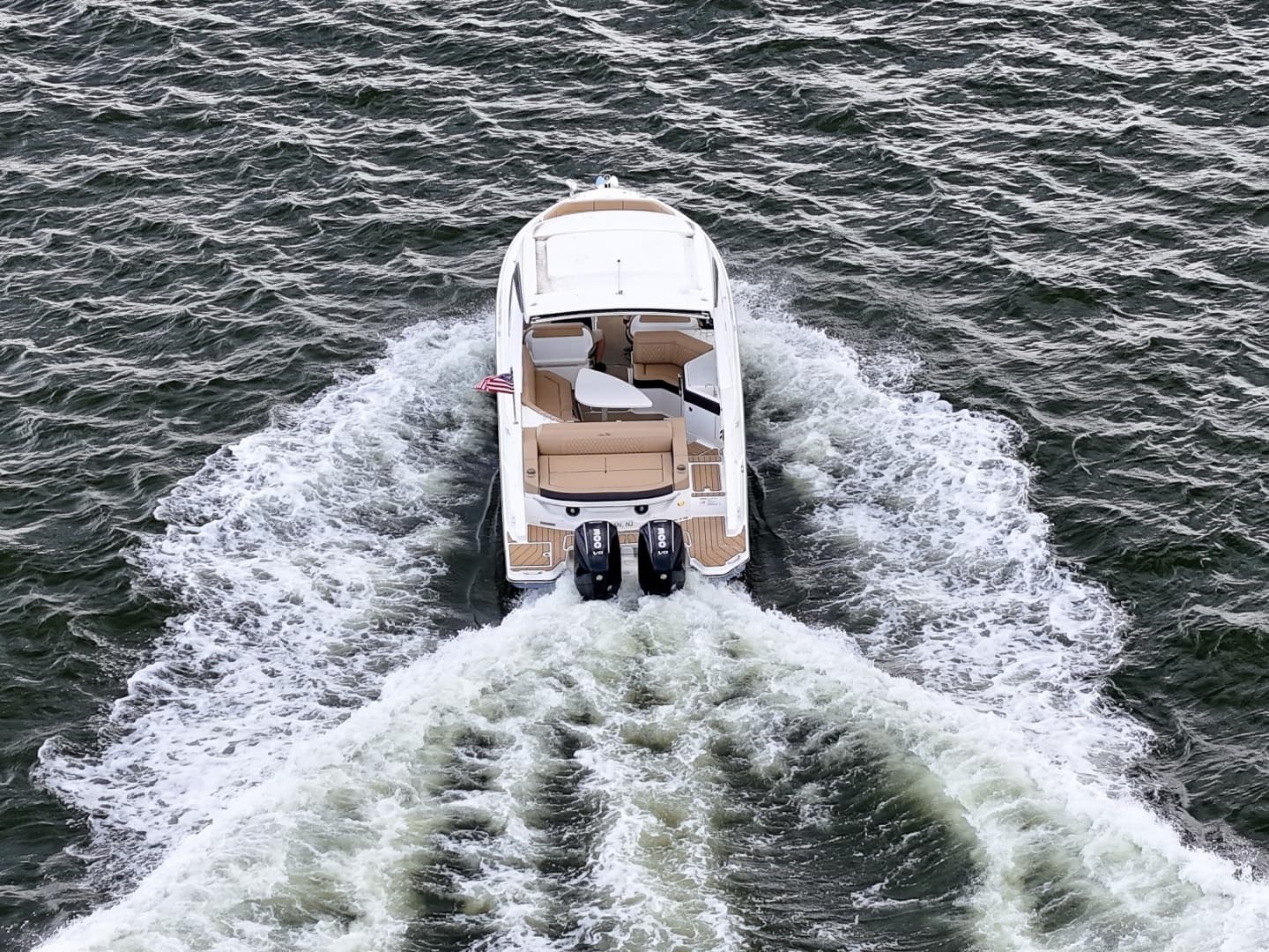 2023 Sea Ray SLX 310 OB - Image 9