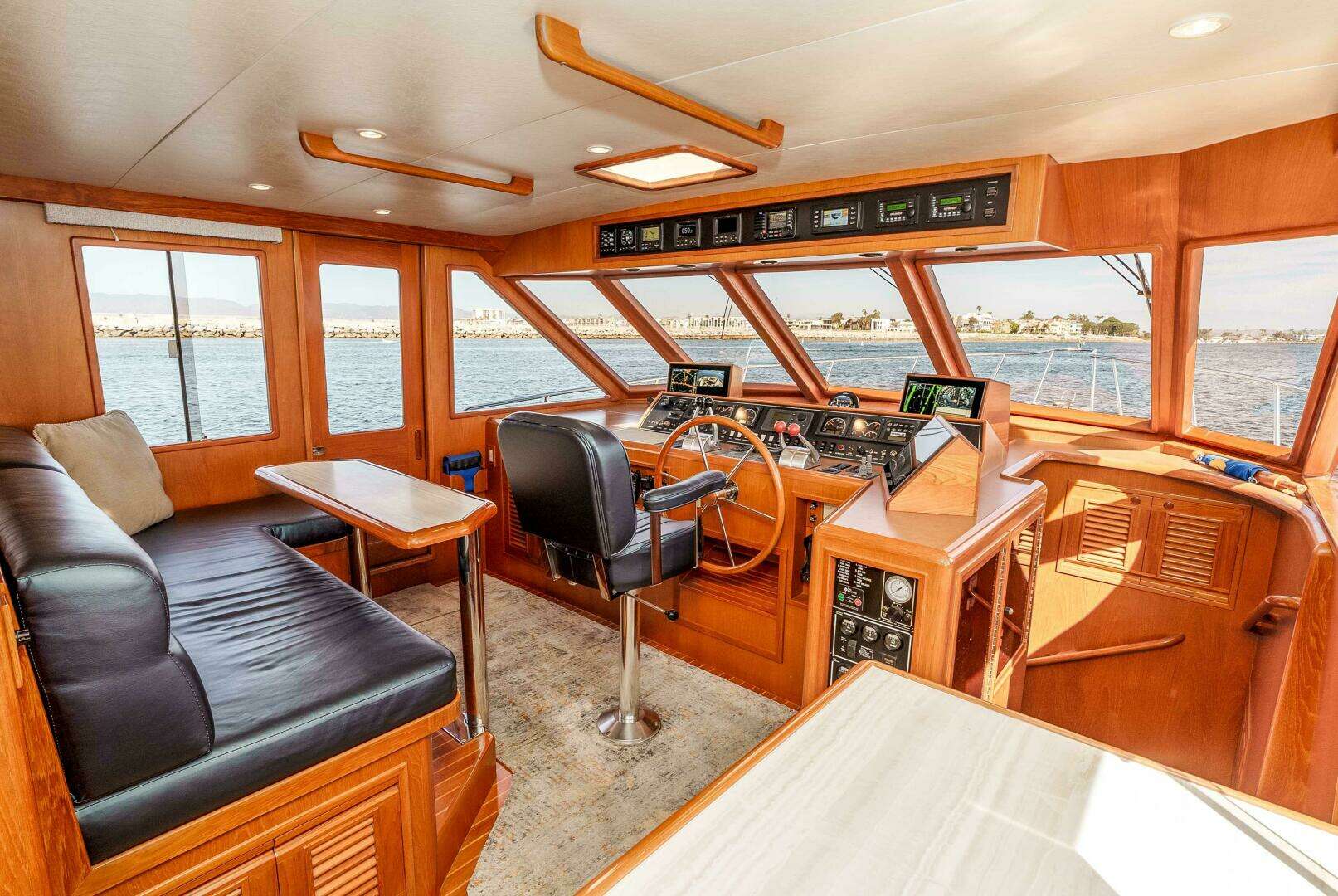 2000 Offshore Yachts Flushdeck - Image 28