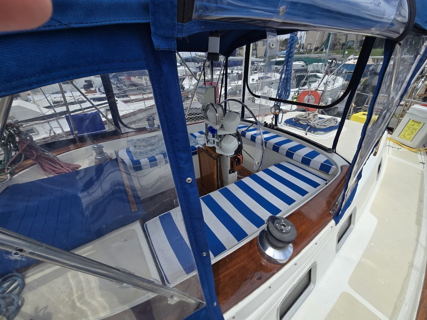 1985 Endeavour 42 CC - Image 29
