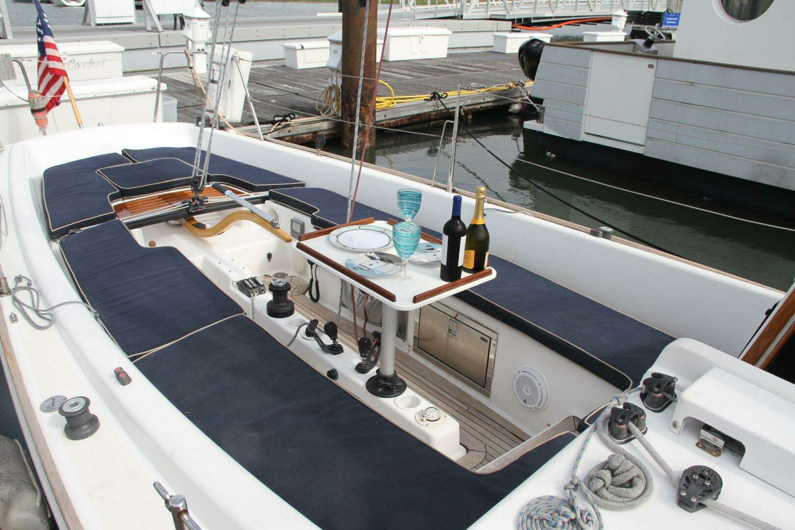 2009 e Sailing Yachts e Sailing Yachts e33 - Image 14