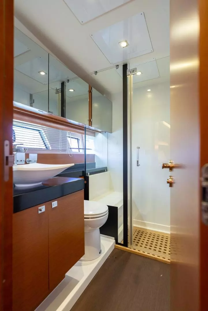 2016 Prestige 550 S - Image 38