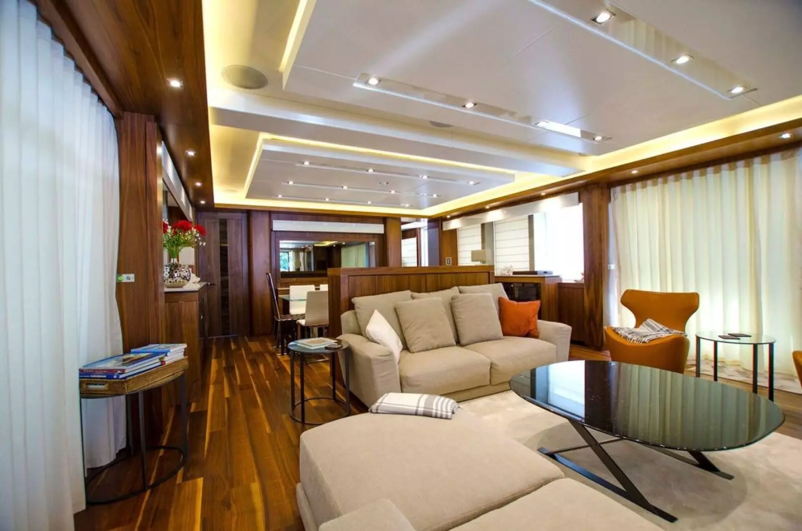 2015 Sunseeker Sport Yacht - Image 9