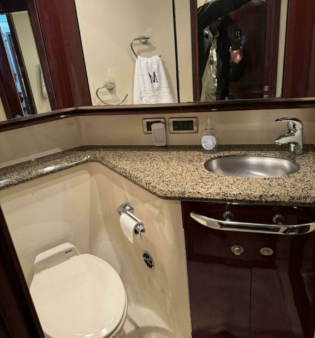2007 Sea Ray 58 Sedan Bridge - Image 34