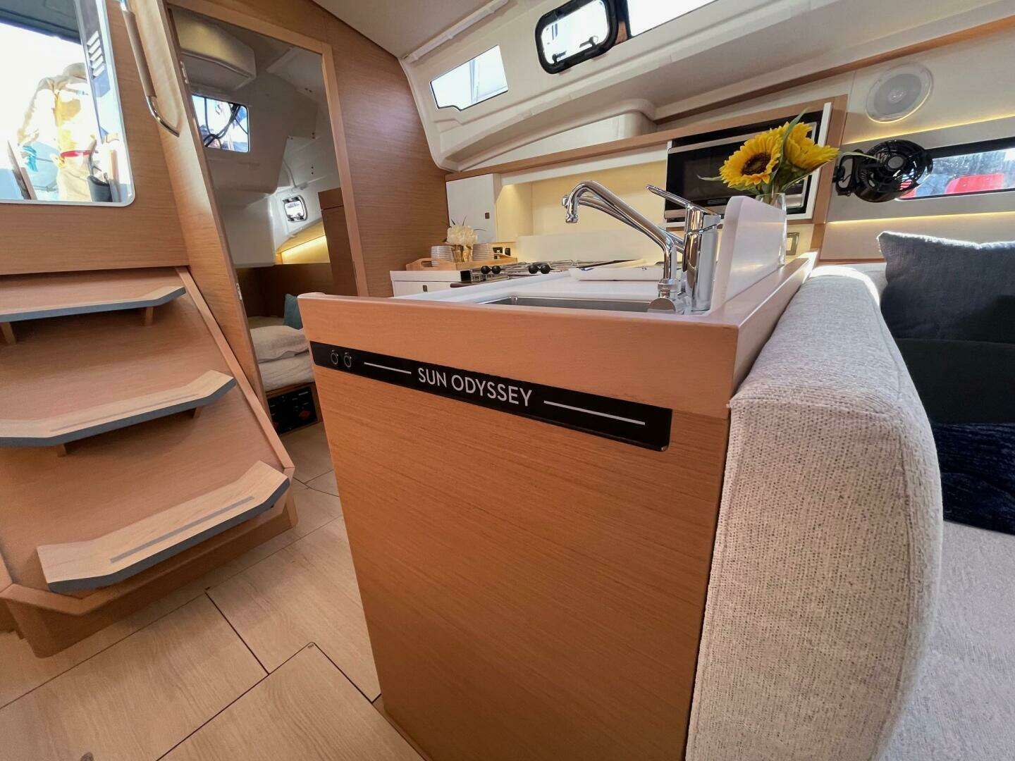 2027 Jeanneau Sun Odyssey 415 - Image 38