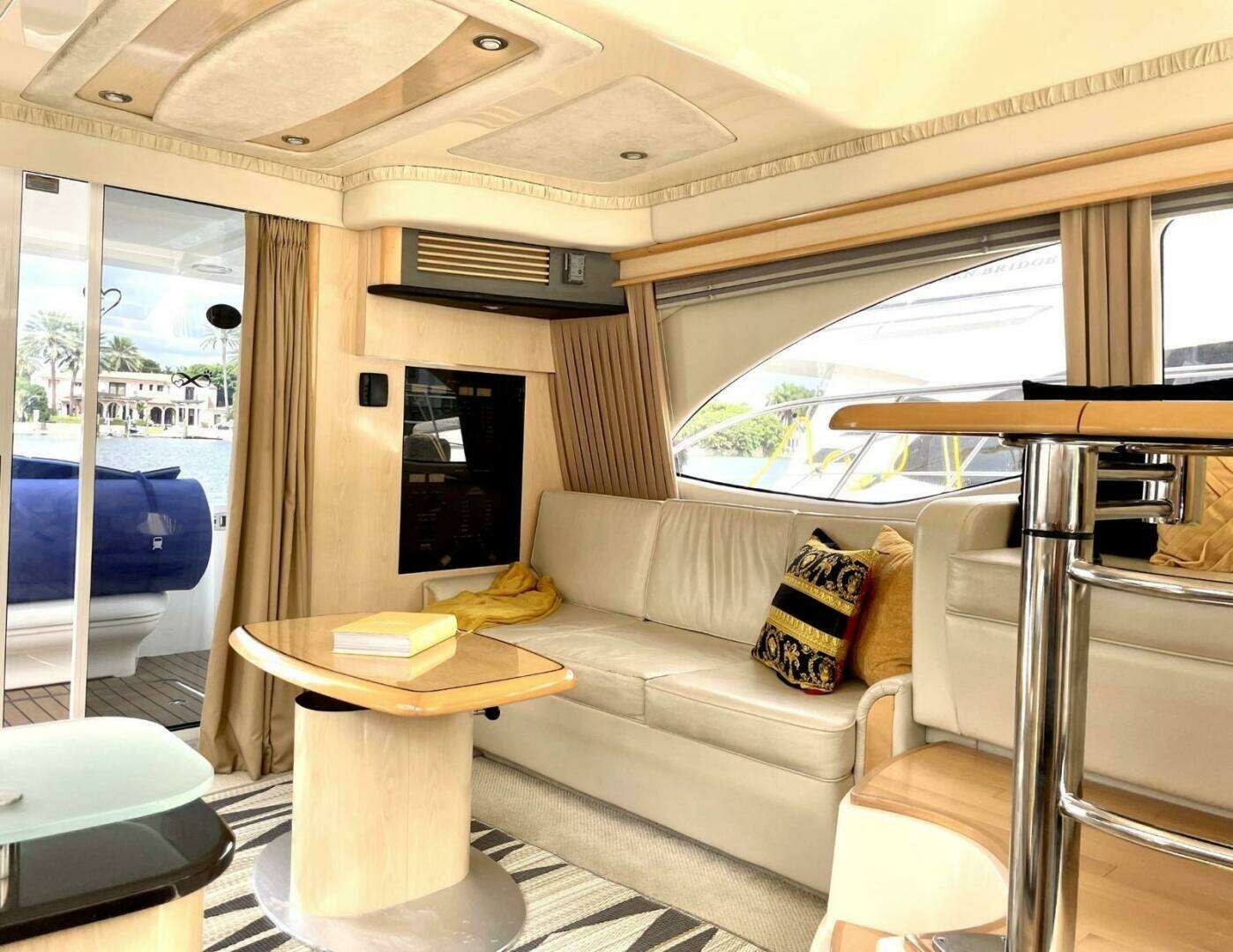 2004 Sea Ray 42 Sedan Bridge - Image 13