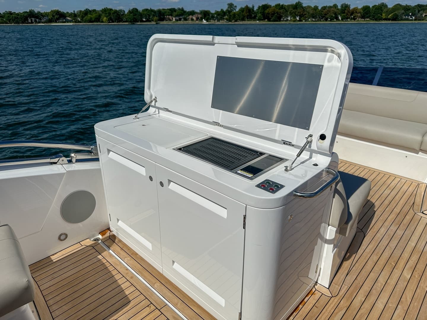 2024 Sunseeker 55 Manhattan - Image 28