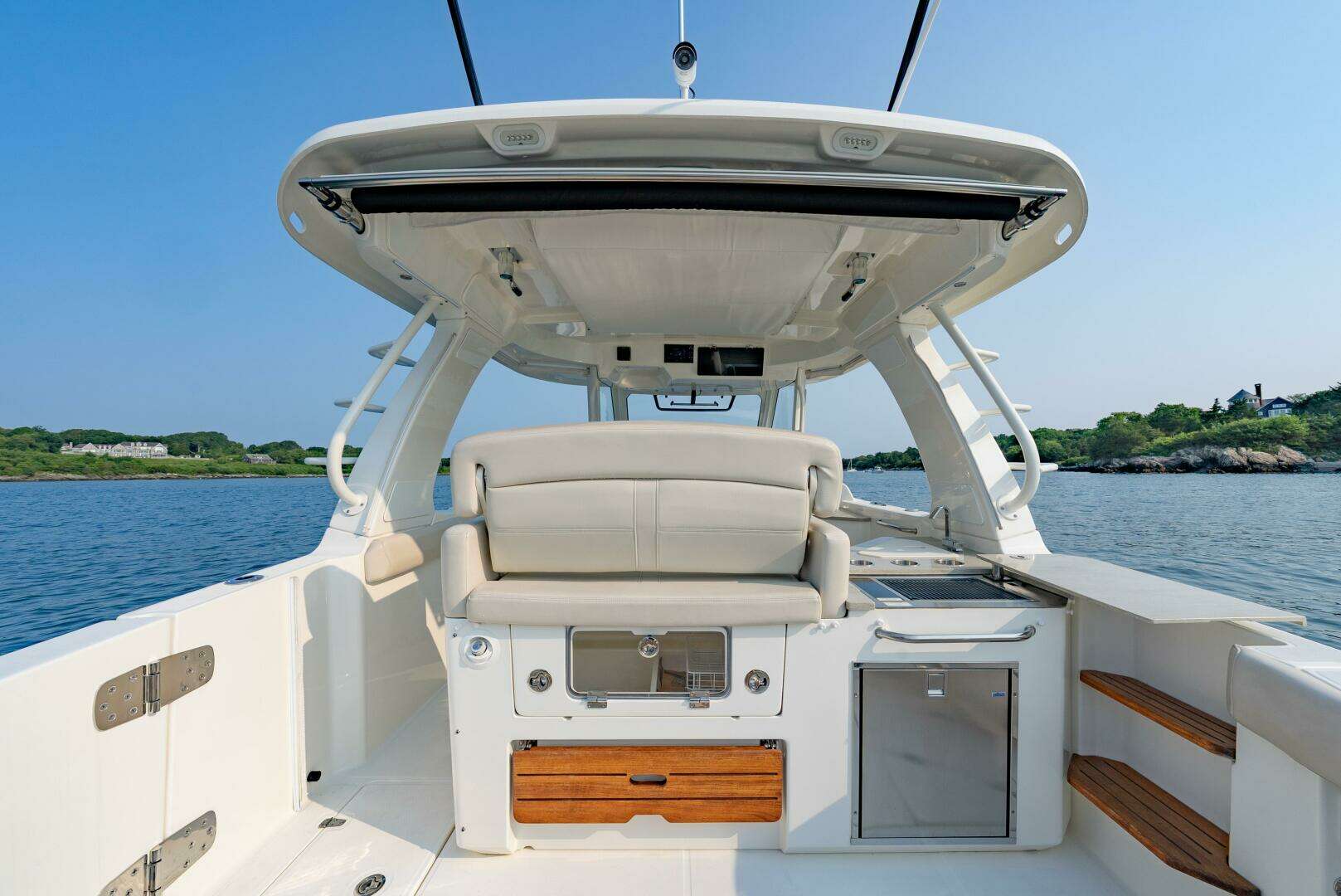 2019 Boston Whaler 350 EX Realm - Image 3
