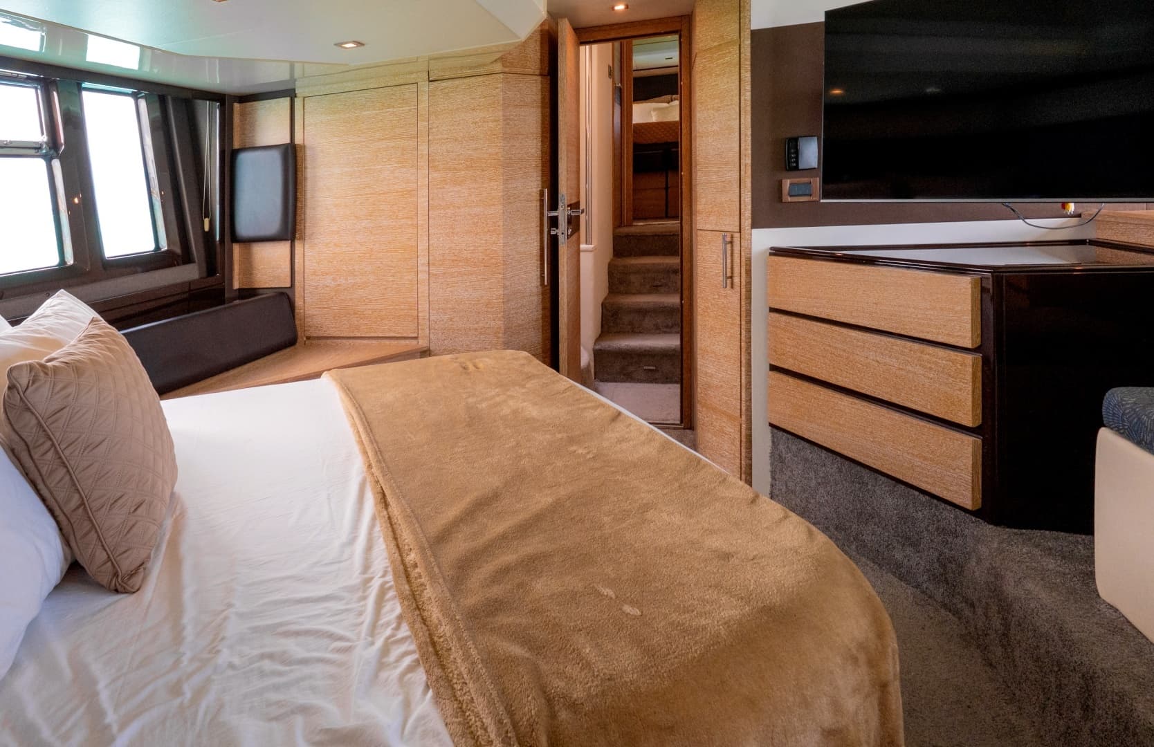 2011 Azimut 58 Fly - Image 32