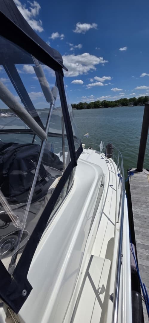 2006 Silverton 38 Sport Bridge - Image 20