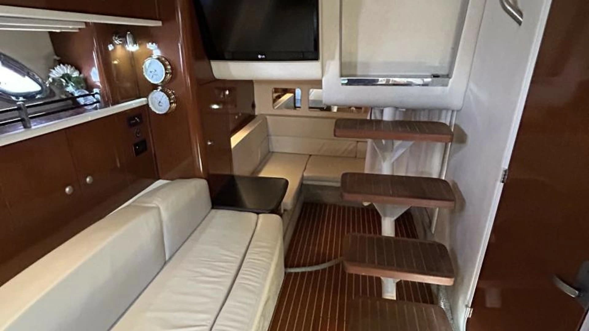 2009 Sea Ray 310 Sundancer - Image 7